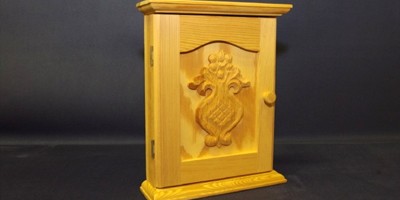 Beitragsbild Schlüsselkjasten mit handgeschnitzer Tür